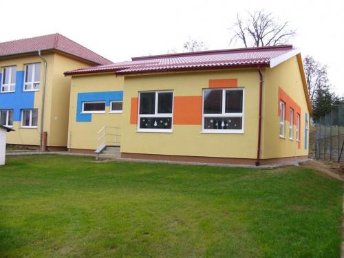 nový pavilon mateřské školy pro&nbsp;26 dětí postaven za&nbsp;3 měsíce v&nbsp;r. 2011
